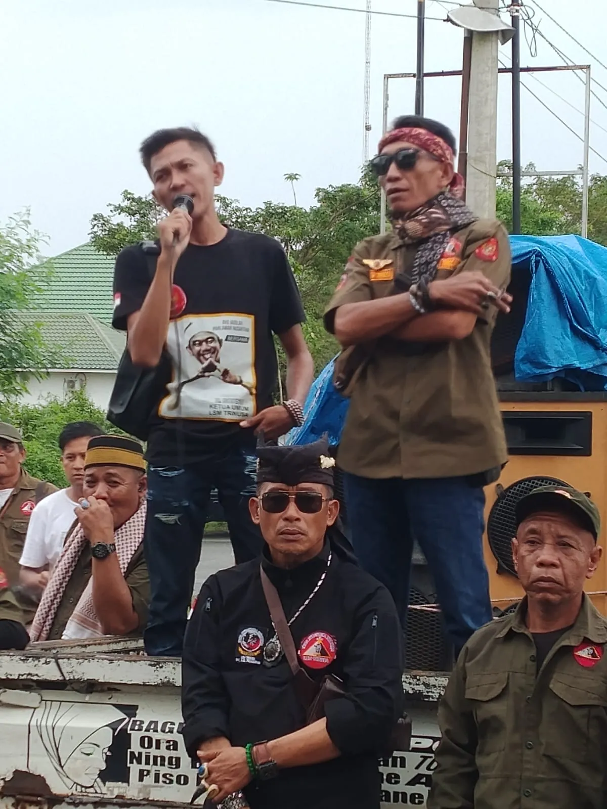 DPC LSM Trinusa Gelar Aksi Unjuk Rasa Di Sekretariat DPRD, Dan Resmi Melaporkan Dugaan Penyimpangan Anggaran 2025 Ke Keari Pringsewu