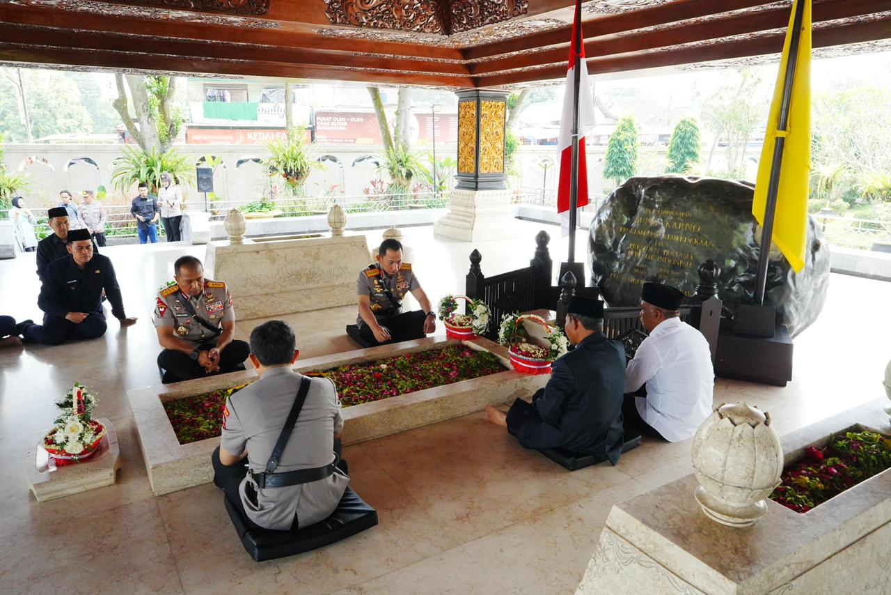 Jelang hari bhayangkara ke 80 kapolri jadikan ziarah ke makam presiden RI terdahulu sebagai momentum refleksi nilai kebangsaan