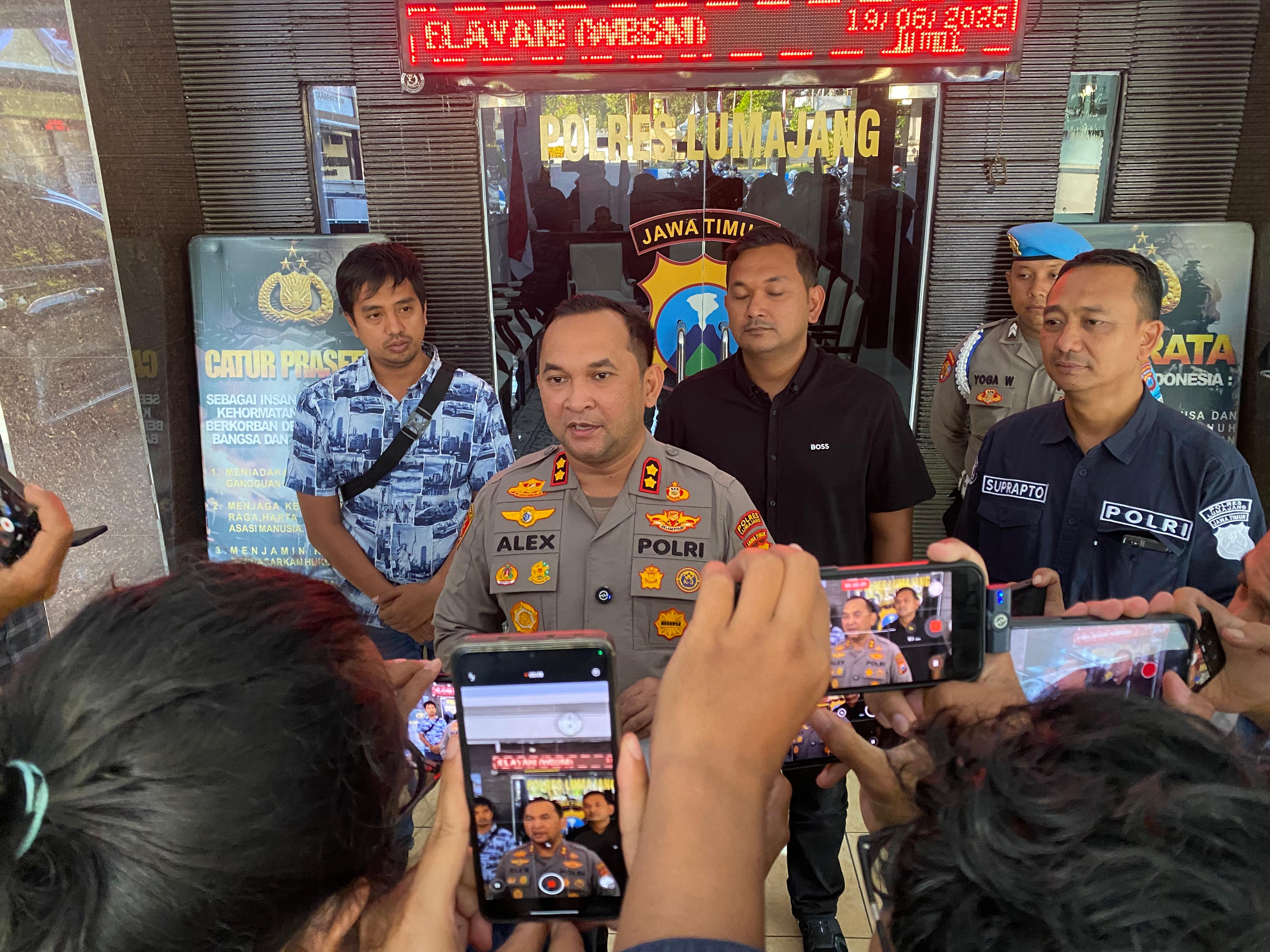 Polres Lumajang Amankan Dua Tersangka Perampokan Toko Kelontong Senduro