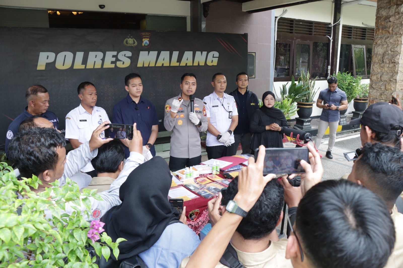 Polres Malang Bongkar Modus Penipuan Berkedok Program UMKM Dua Tersangka Diamankan